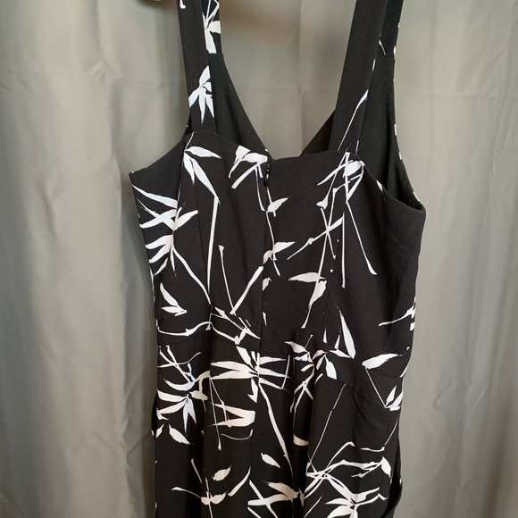 Black and white summer/ fall Jumpsuit 3/4 length - Picture 3 of 5